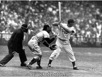 Dodgers GIL HODGES Batting  1436