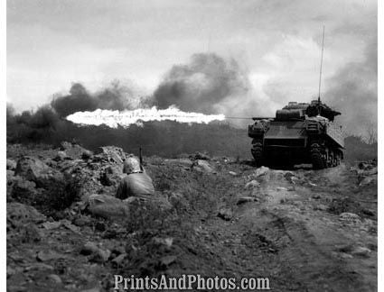 US Marines WWII Flamethrowing Tank  4072