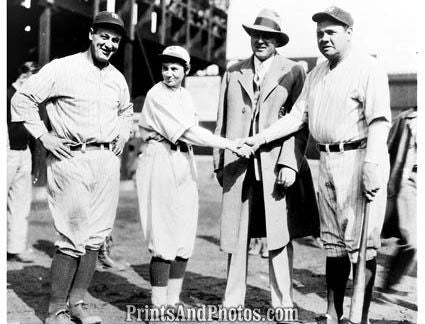 Ruth & Gehrig w/ Female Player  5125